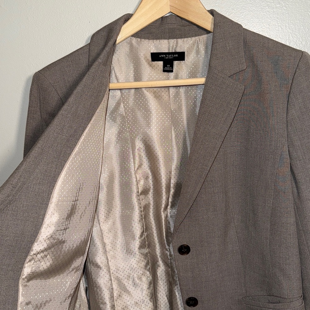 Ann Taylor Cropped Grey Blazer Size 10 Work Business Interview Professional - Picture 6 of 6